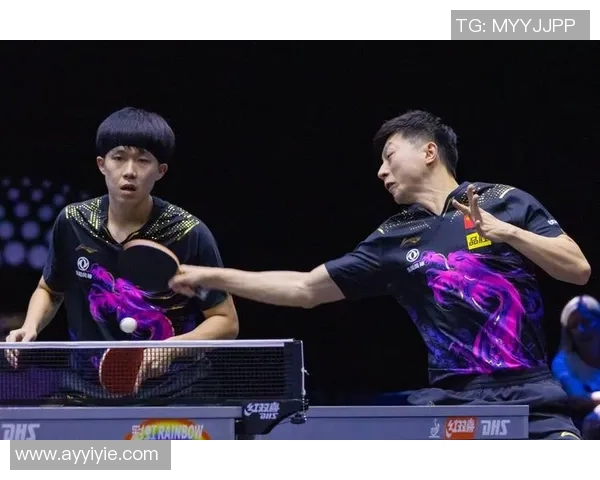 大牌球星花式足球技巧展示与挑战赛:极限操作与创意对决 大牌球星花式足球技巧展示与挑战赛:极限操作与创意对决