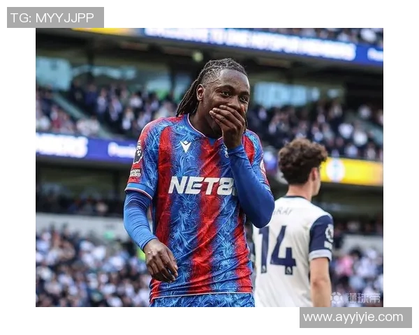 微博热议：那些活跃在社交平台的足球球星们与他们的精彩瞬间