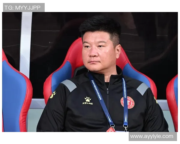 1995年足球球星风采回顾:从辉煌赛场到时代巨星的崛起与影响 1995年足球球星风采回顾:从辉煌赛场到时代巨星的崛起与影响